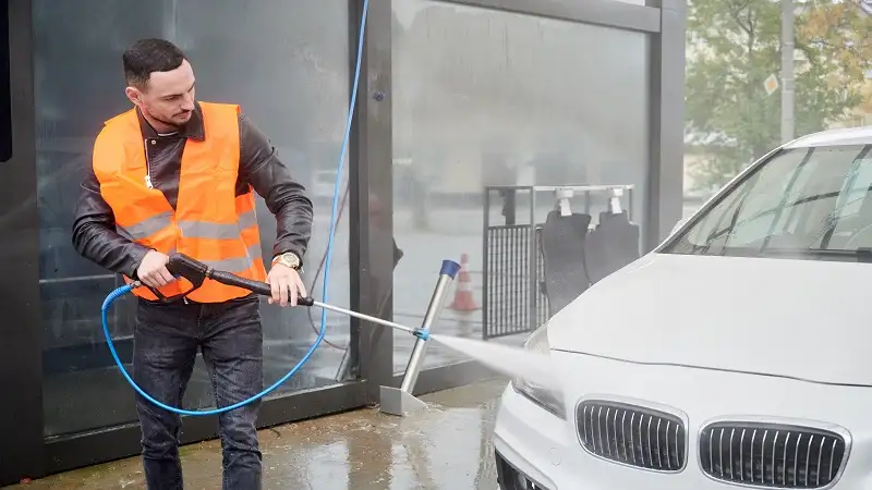 Power Washing Companies: What to Expect Before You Hire One